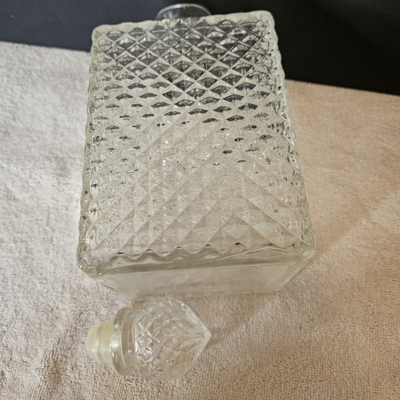 Vintage MCM 1958 Thatcher Crystal Glass Diamond Pattern Decanter Barware. - Picture 9 of 13